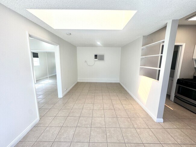 Foto del edificio - COMING SOON...  Charming Back House in the Heart of Claremont Village! (DO NOT DISTURB OCCUPANT)