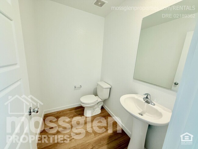 Foto del edificio - ** NEW HOME FOR RENT **
