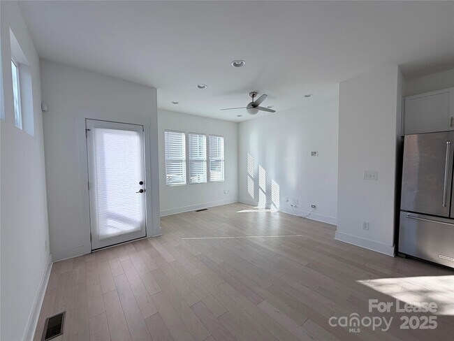 Foto del edificio - 2009 Hamorton Pl