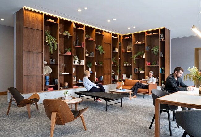 Foto del edificio - 75 Park Ln S