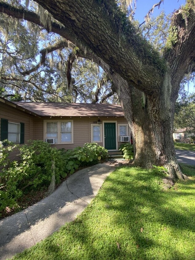 Primary Photo - 1 Bedroom 1 bath Leesburg