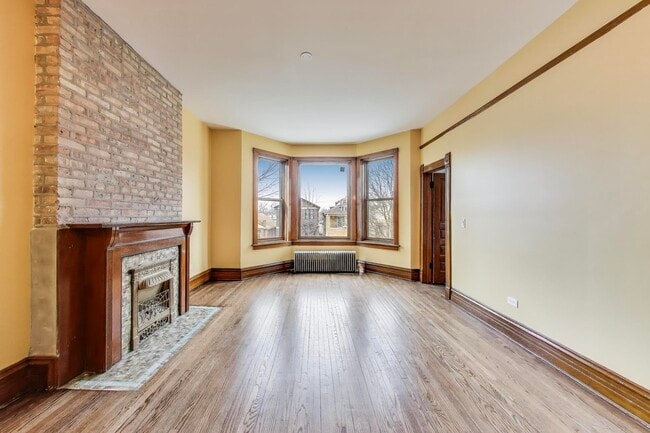 Building Photo - 3351 S Union Ave