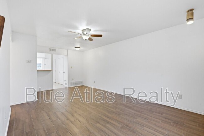 Foto del edificio - 2713 Wimbledon Ct