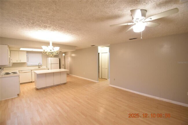 Foto del edificio - 5824 Grey St