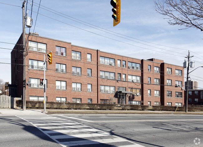 Photo principale - 1760 Wilson Ave
