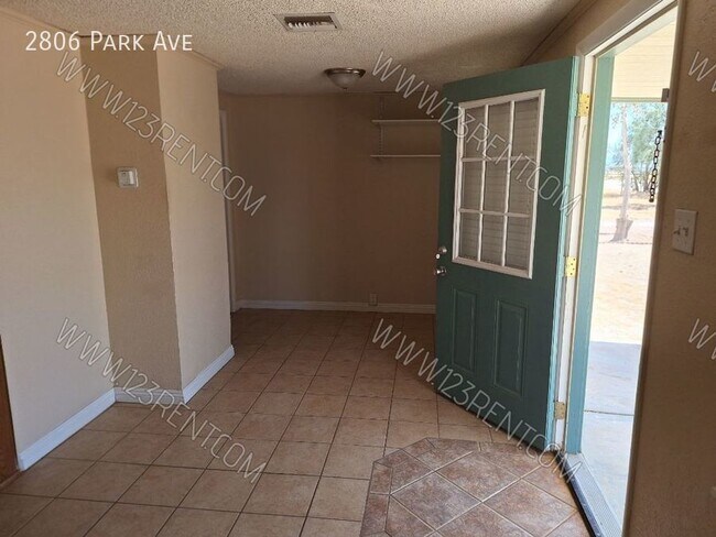 Building Photo - 2BD/1 BATH SINGLE FAMILY HOME ROSAMOND