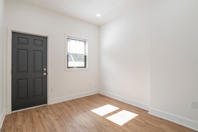 Photo - 3312 W Cumberland St Apartment