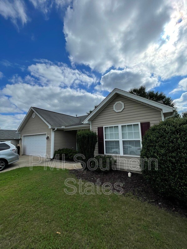 2 Landing Ln, Simpsonville, SC 29681 House Rental in Simpsonville, SC