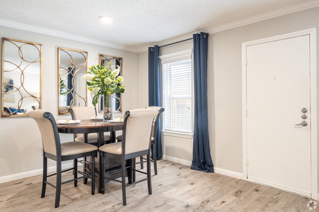 Building Photo - $599 first month's rent!