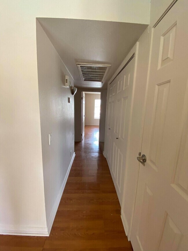 Building Photo - 43376 Cook St