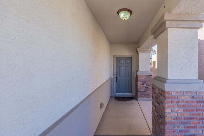 Building Photo - 2225 E Sunland Ave