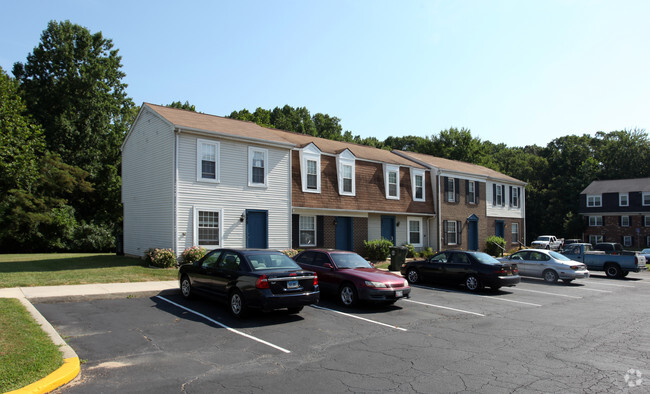 Building Photo - Carroll Laplata Village