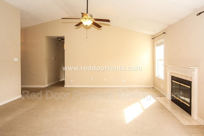 Building Photo - 10015 Miranda Cir