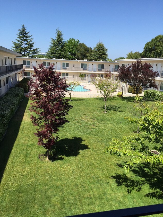 Foto principal - 181 W Weddell Dr