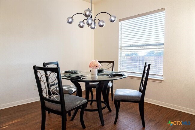 Foto del edificio - 508 Lydia Ln