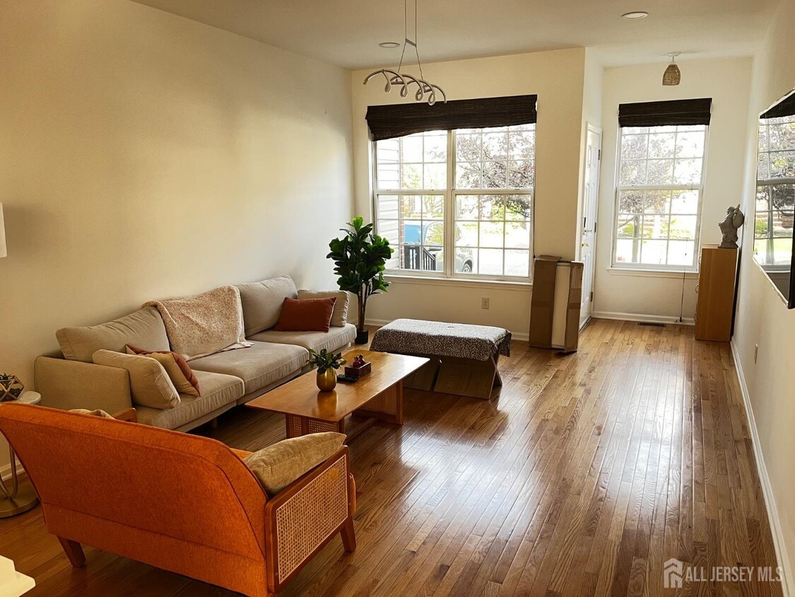 Foto principal - 2436 Canterbury Ln