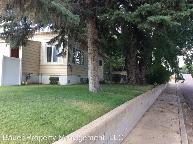 Building Photo - 3 br, 2 bath House - 75 8th Avenue E