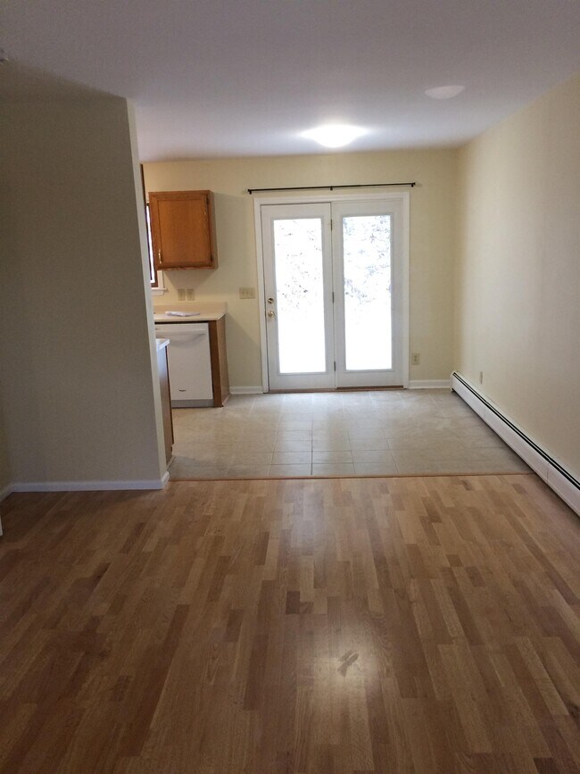 Foto del edificio - 143 Village Heights Rd
