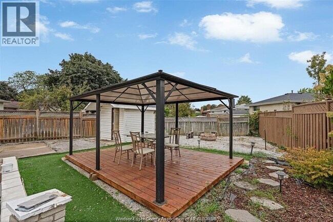 Photo du bâtiment - 10615 Keating Crescent