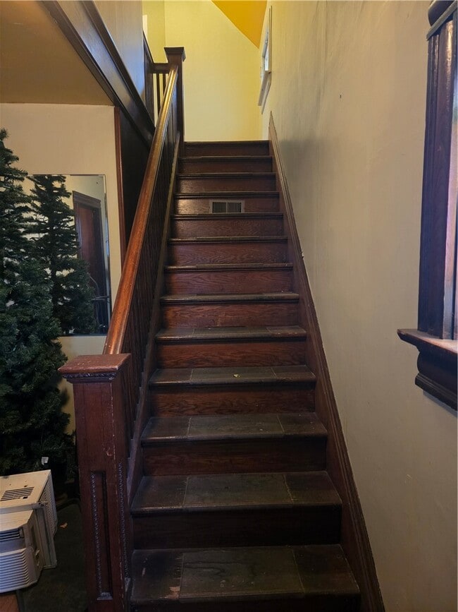 Building Photo - 21 Gardiner Park