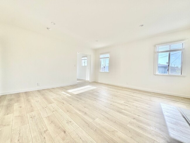 Interior Photo - 1600 Chestnut Ave