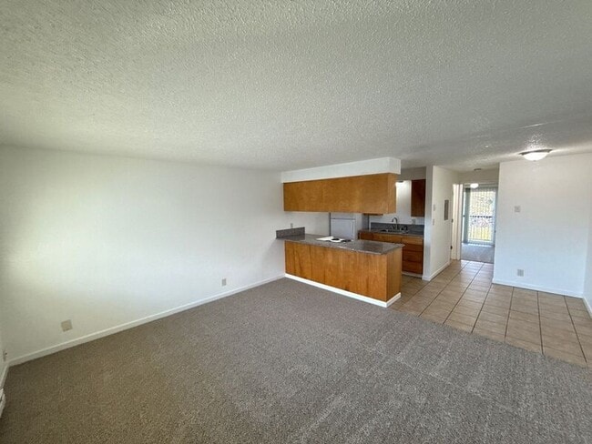 Building Photo - 1015 SW 5th Ave