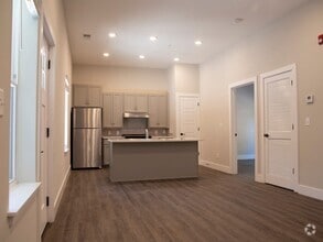 Building Photo - 2320 S Germantown Rd