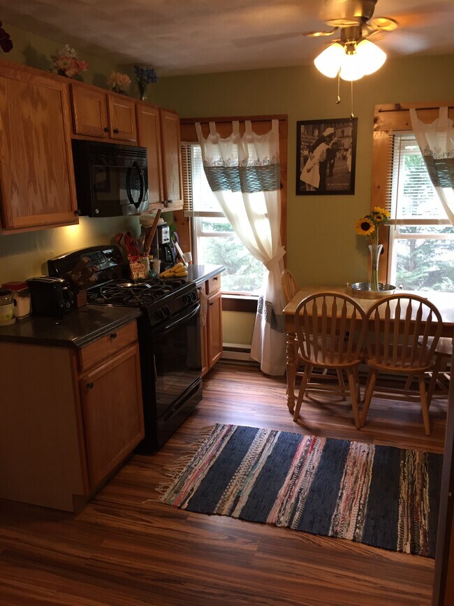 Building Photo - 24 First School St