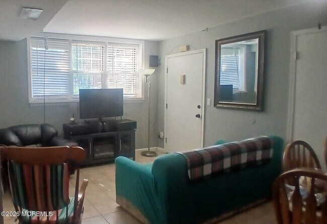 Foto del edificio - 124 College Dr