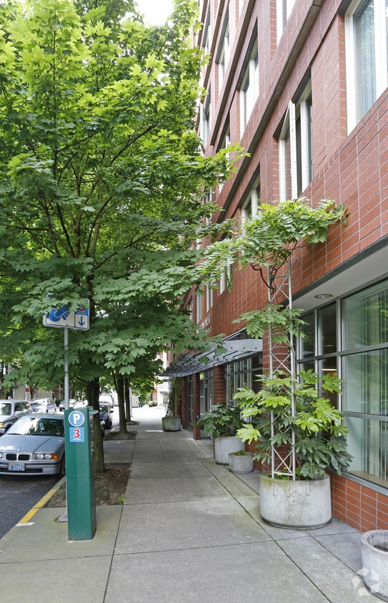 Hamilton West 1212 Sw Clay St Portland, OR 97201