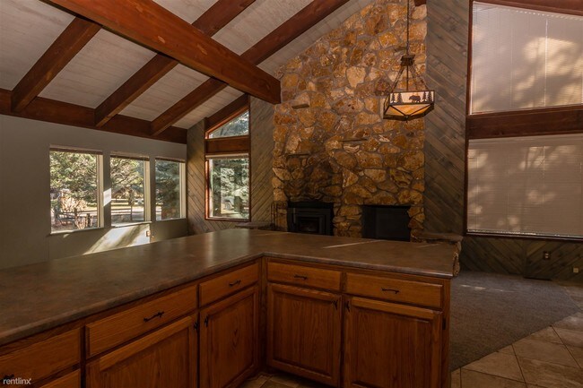 Building Photo - 3 br, 2 bath House - 373 Mushroom Drive