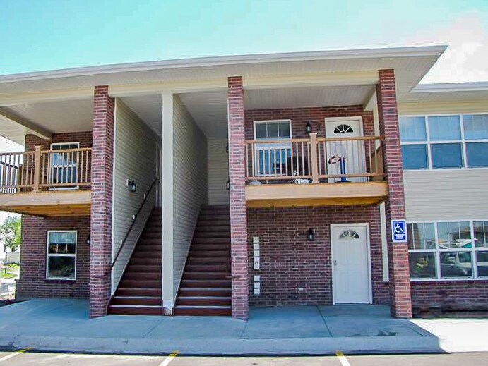 Creekside Village Apartments in Lincoln, NE