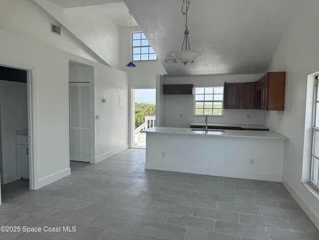 Building Photo - 8517 S Hwy A1A
