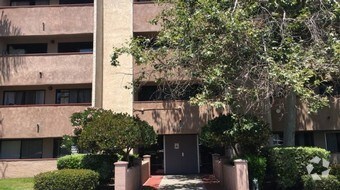 Primary Photo - 4041 Oakcrest Dr