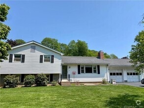 Building Photo - 14 Stonegate Dr