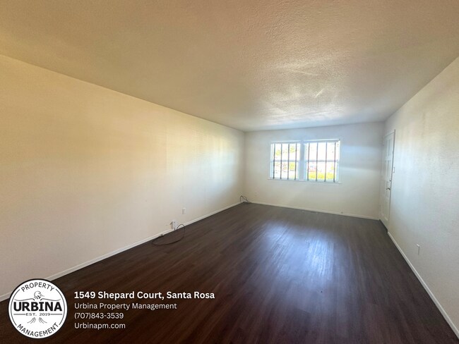 Building Photo - Bright Single Level Two Bedroom Duplex with Private Yard