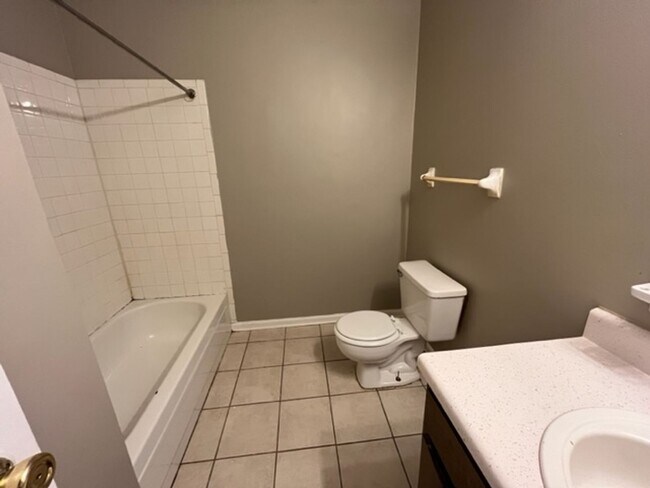 Building Photo - Renovated 2 Bedroom 1 Bath Home for Rent!!