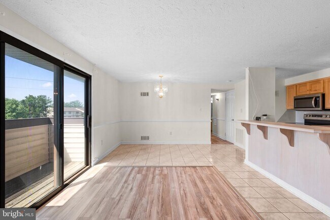 Building Photo - 701 Heather Ridge Dr