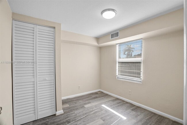 Foto del edificio - 212 SW 11th St