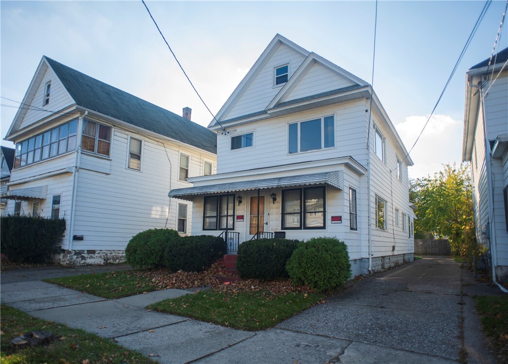 Primary Photo - 810 Hess Ave