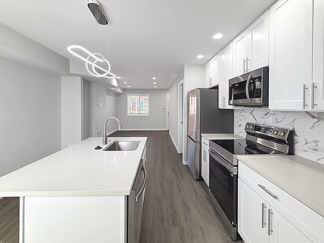 Building Photo - 4828 Beaufort Ave
