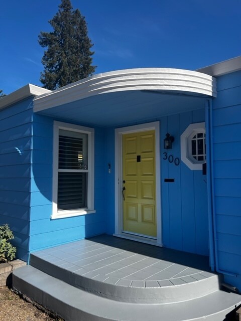 Primary Photo - 300 Ridgway Ave
