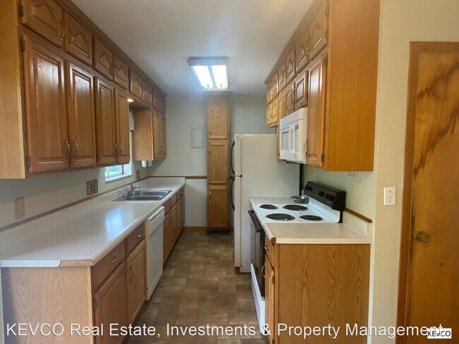 Building Photo - 4 br, 2 bath House - 1200 Hillcrest Dr