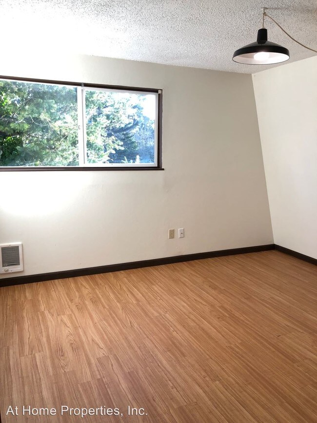 Foto del edificio - 146 SW Cottage St
