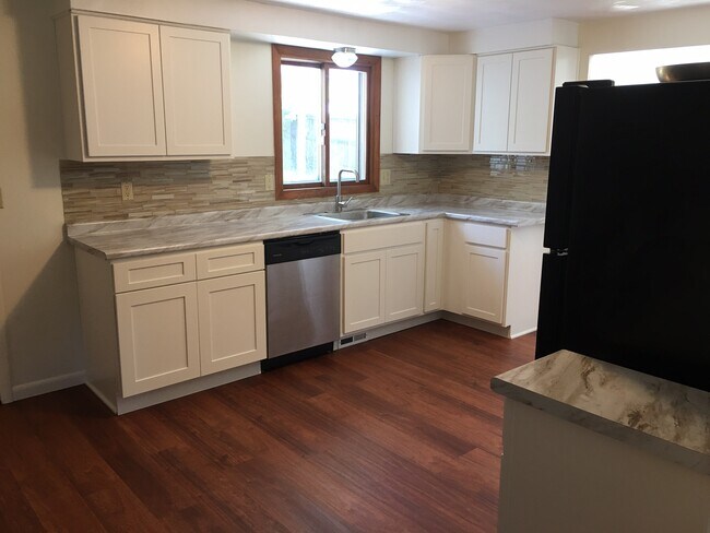 Kitchen - 2617 W 37th St