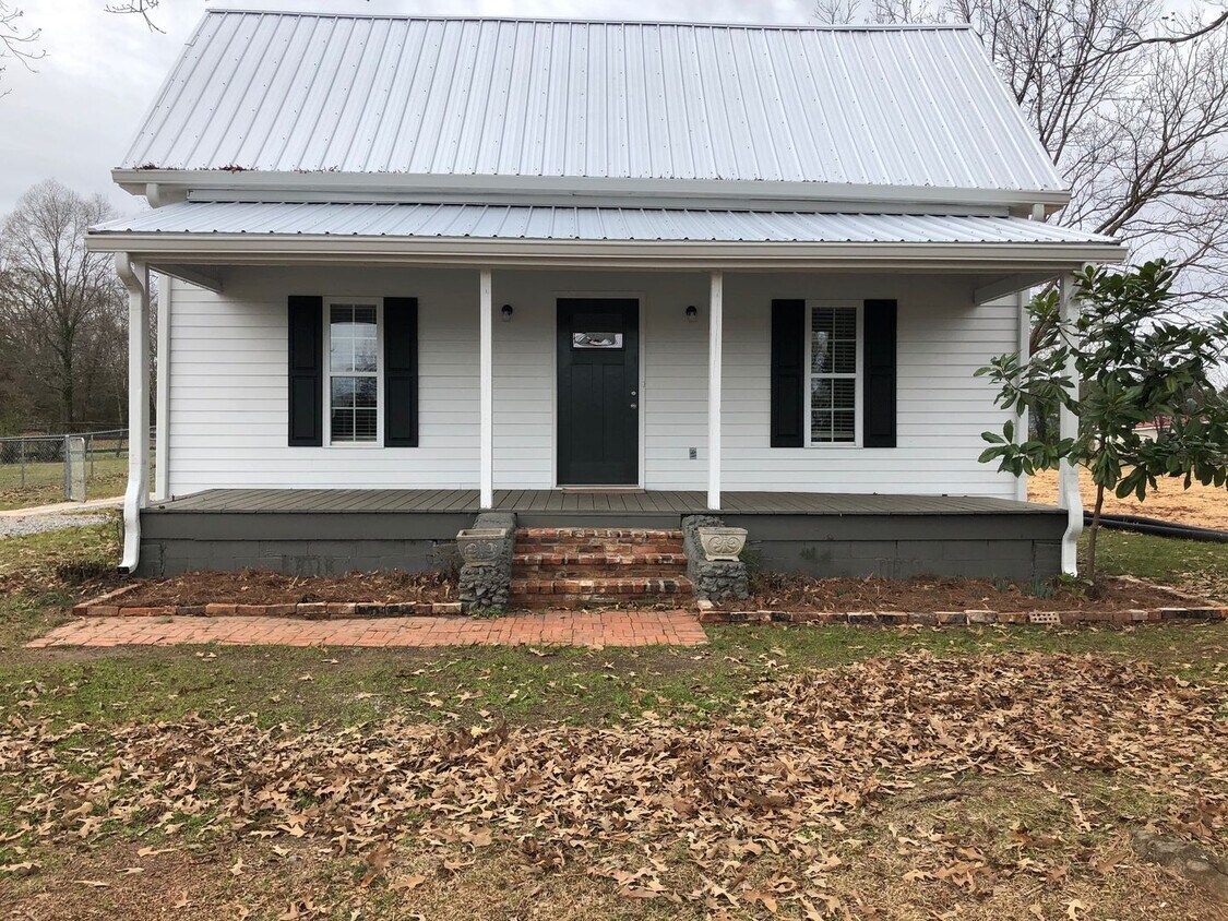 Primary Photo - Newly Renovated Home in Oconee County