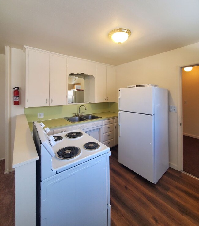 Building Photo - FG: 5046