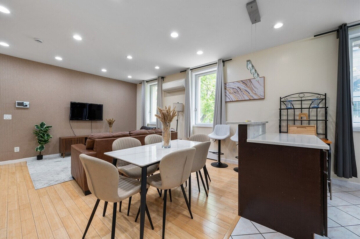 Foto principal - 1158 2nd Ave