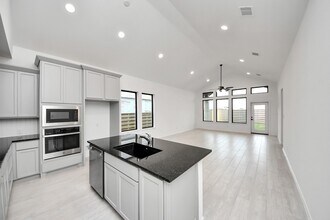 Building Photo - 10706 Ursa St