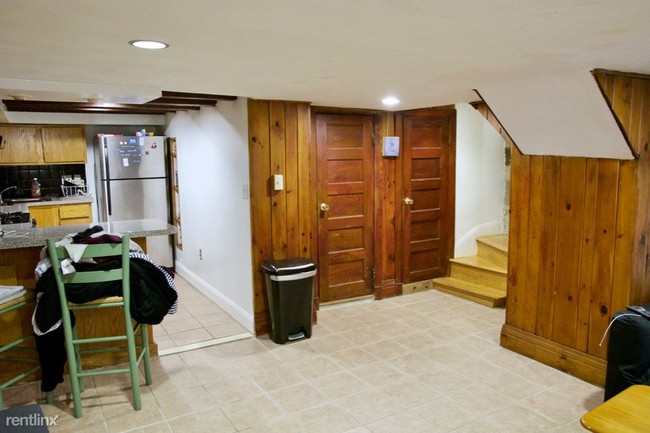 Building Photo - 80A W Cedar St